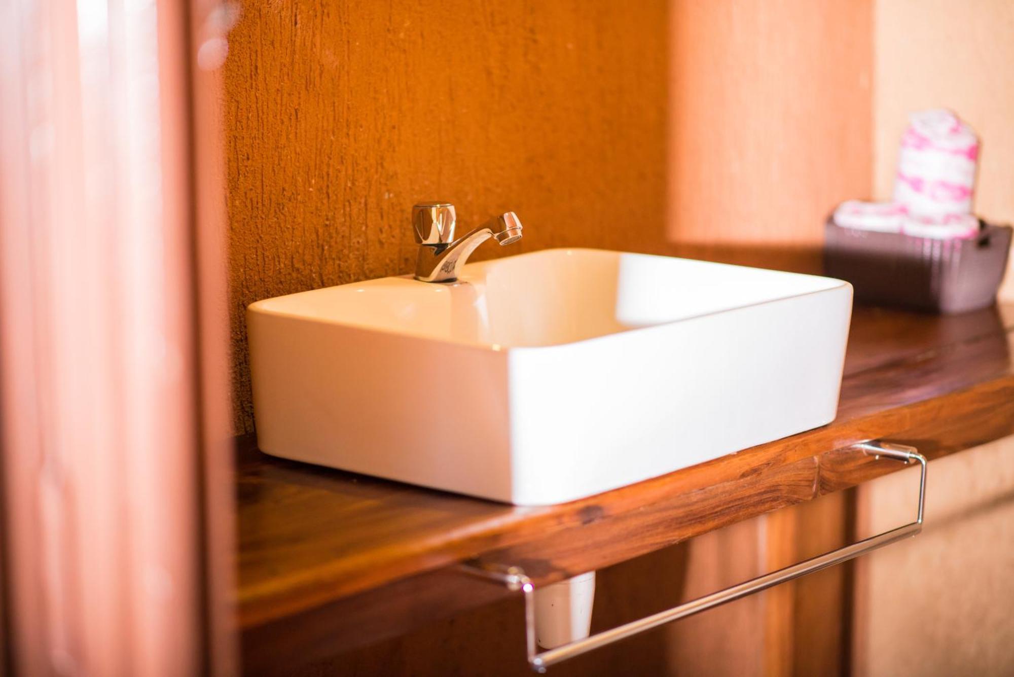 Queen Elizabeth Bush Lodge By Nature Lodges Ltd Katunguru Buitenkant foto